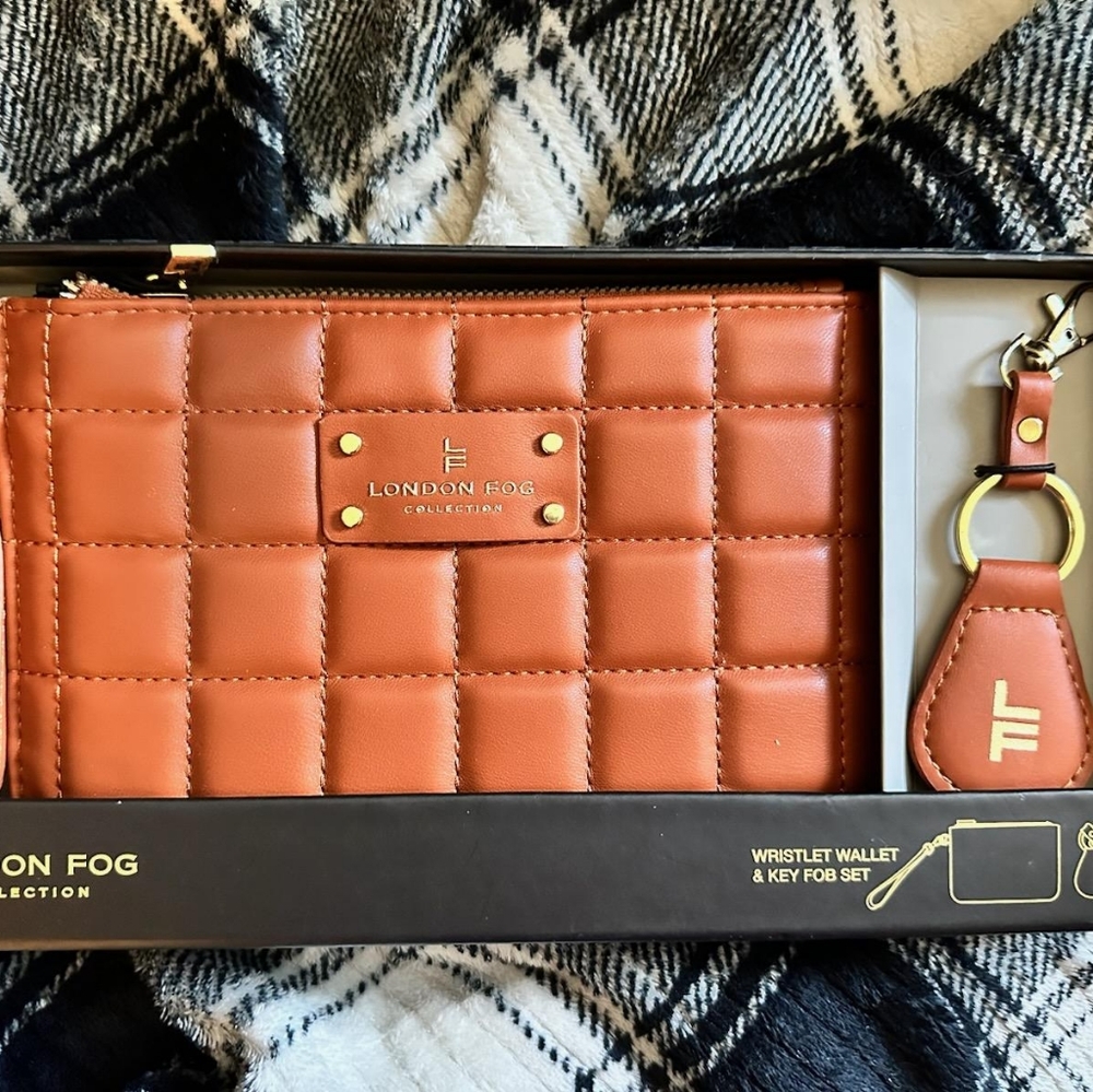 London fog wristlet wallet and key fob set